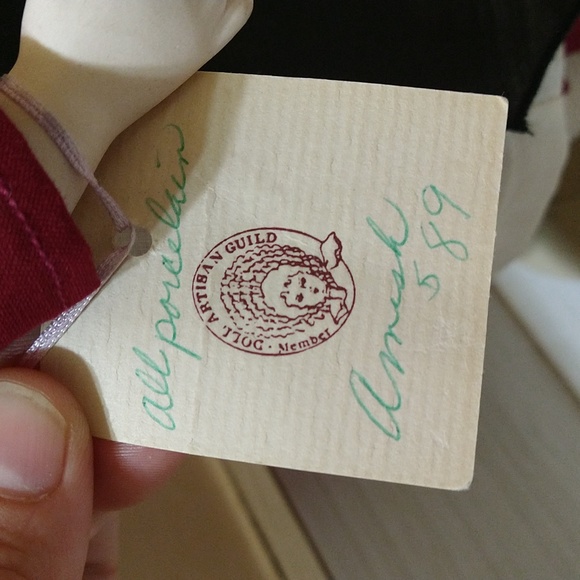 Vintage All Porcelain 13" Amish Doll The Trellis Collection - Picture 3 of 8